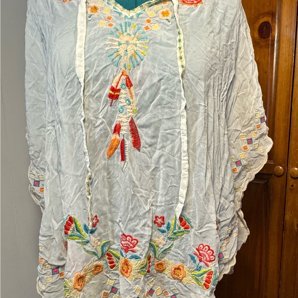 EUC - RARE Johnny Was oversized white embroidered poncho/tunic - Size Large - Picture 2 of 16